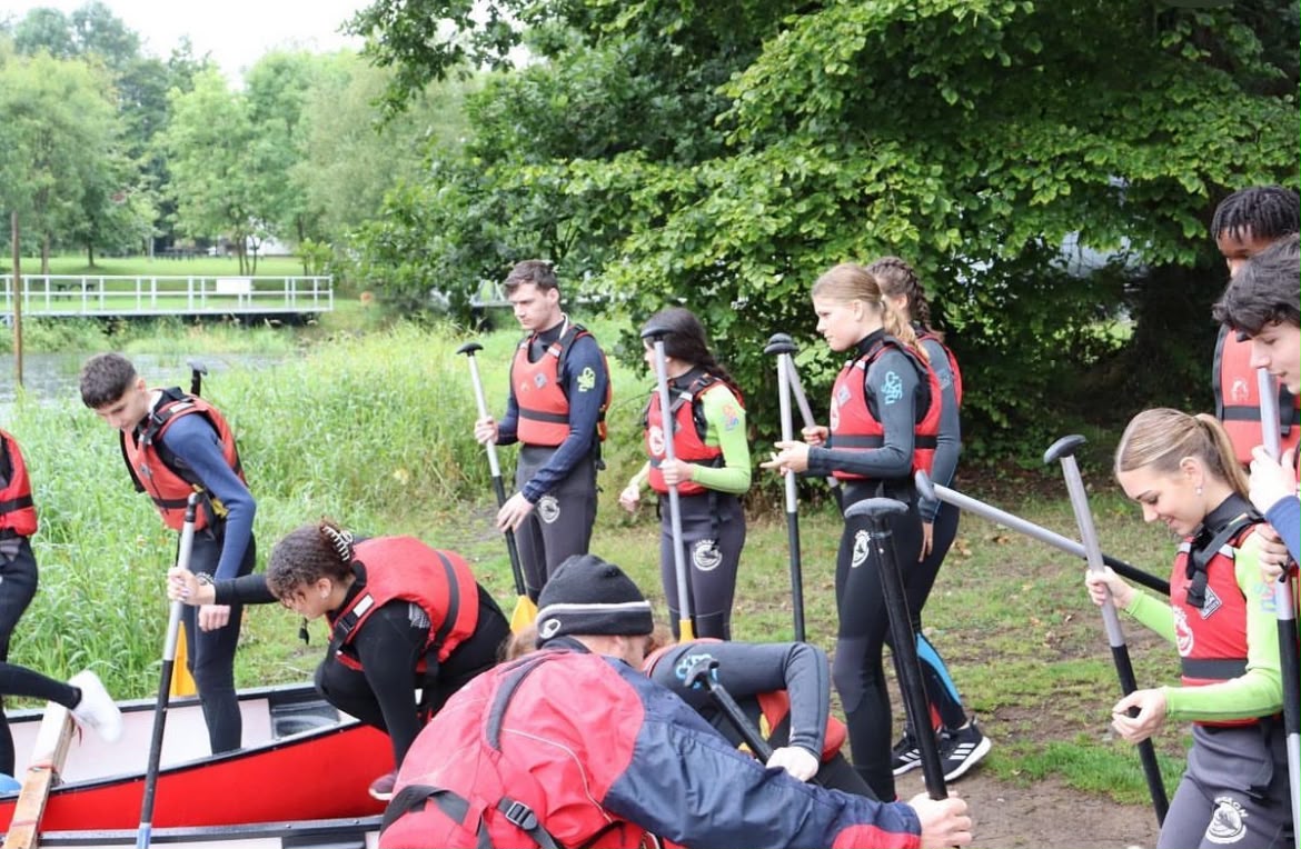 Actividad de piragüismo de los alumnos en Irlanda